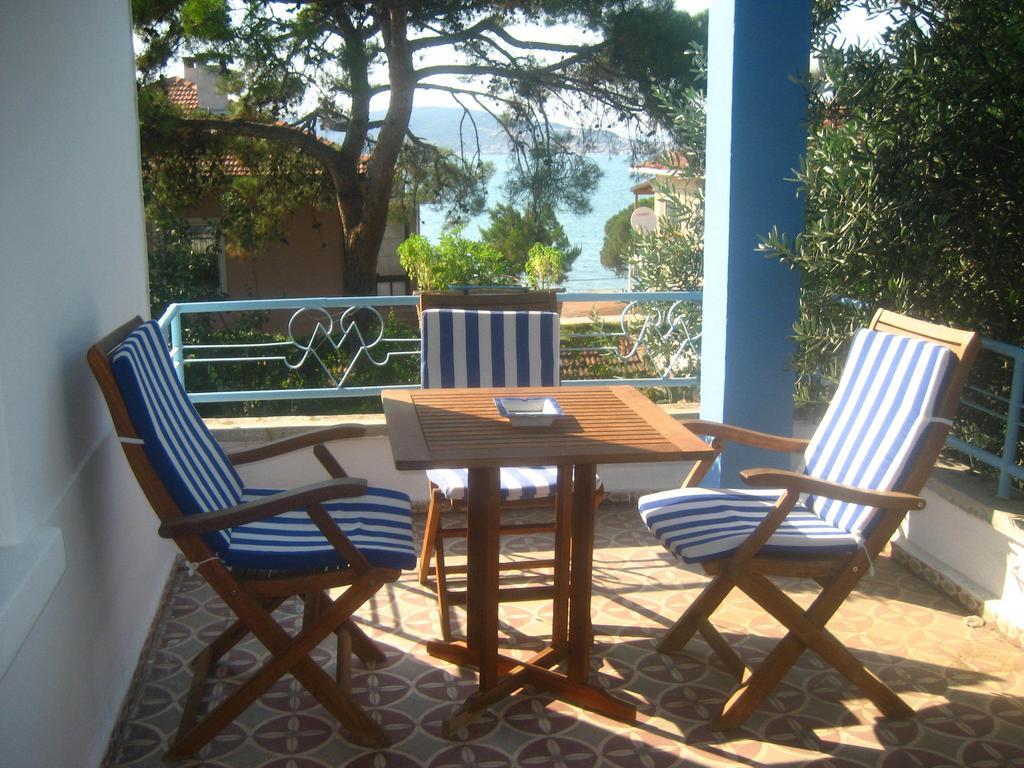 Mavi Pension Hotell Ayvalı Eksteriør bilde