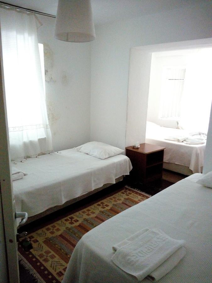 Mavi Pension Hotell Ayvalı Eksteriør bilde